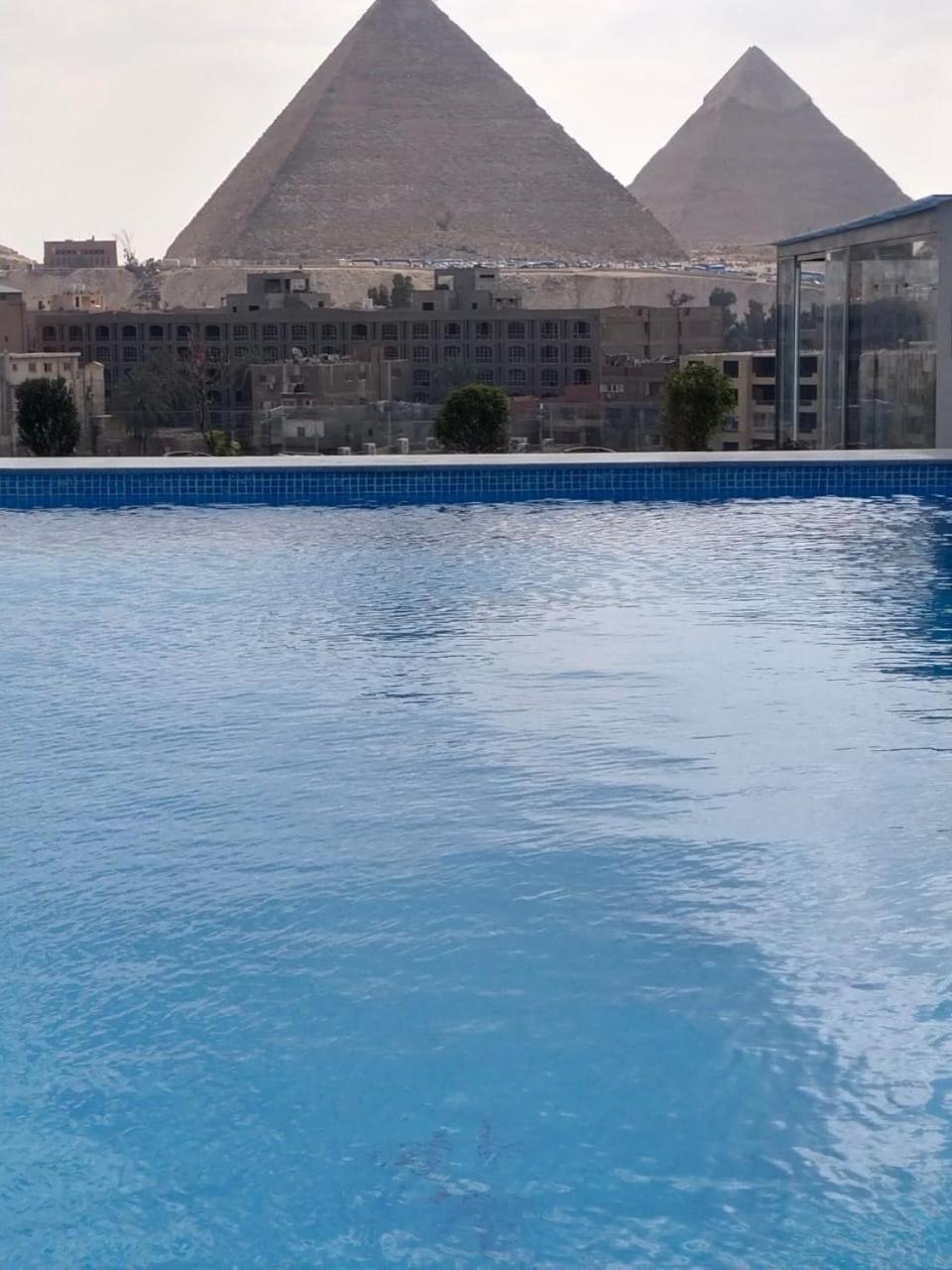 Pyramid Front Hotel