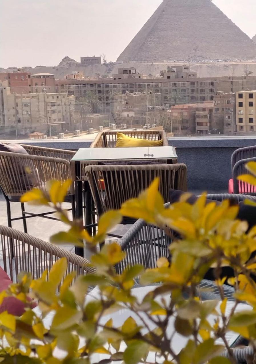 Hotel Pyramid Front Al Kawm al Akhdar