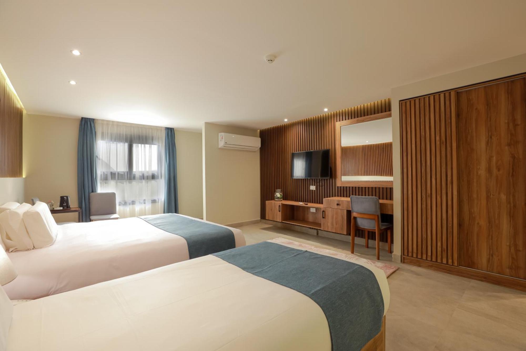 Hotel Pyramid Front Al Kawm al Akhdar