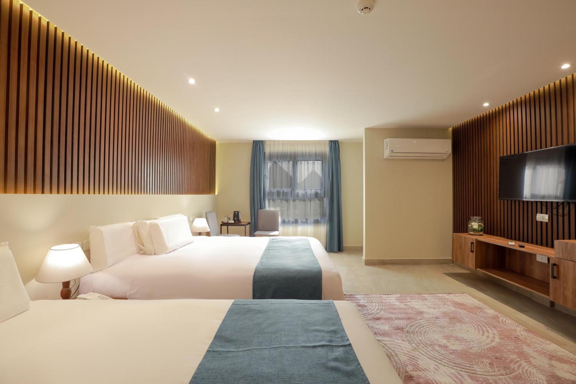 Hotel Pyramid Front Al Kawm al Akhdar