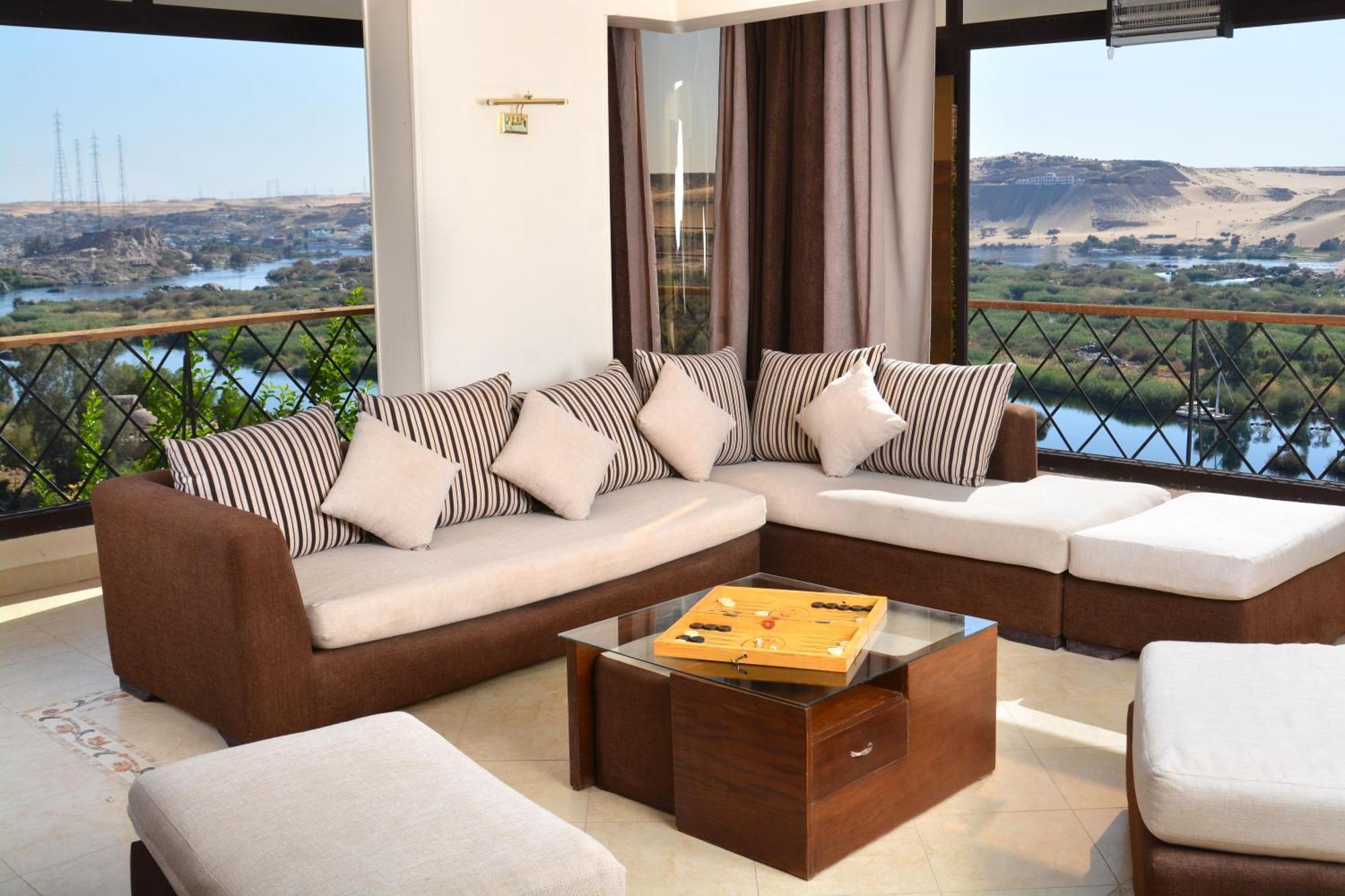Nile Palace *