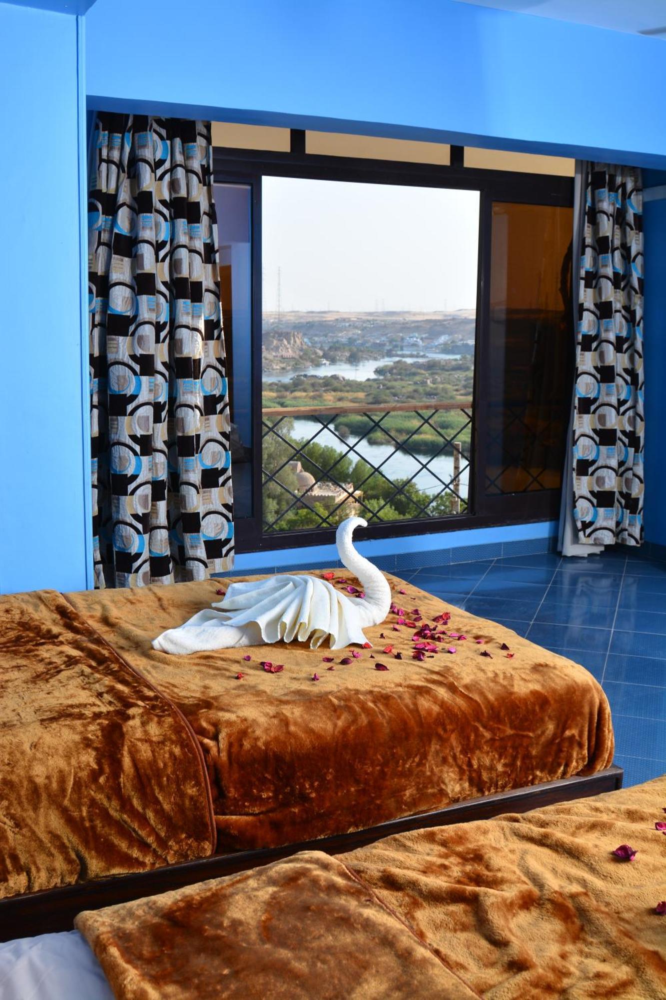 Nile Palace *