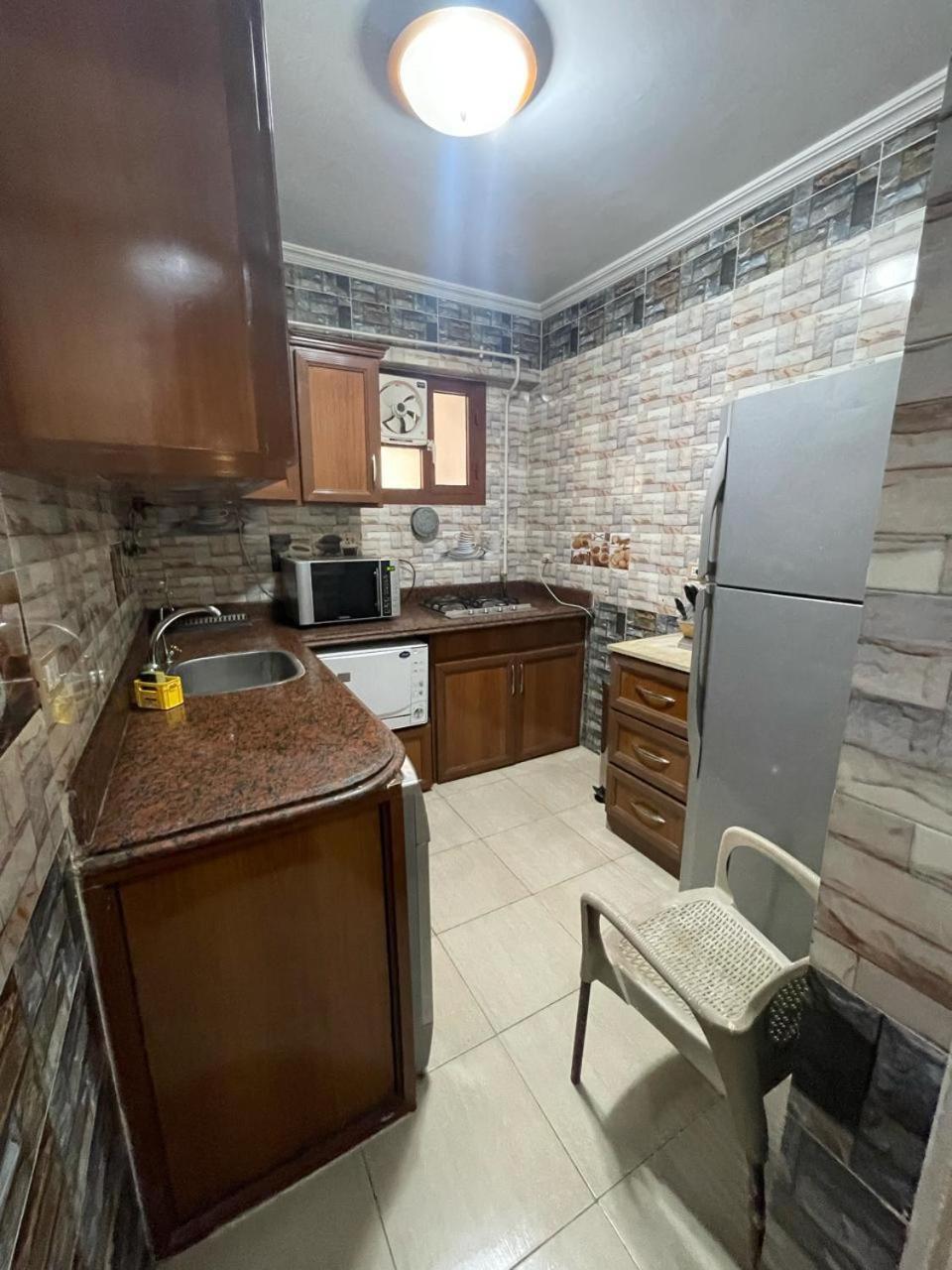 Apartment Sea View In Gleem Luxury - Saba Basha - *