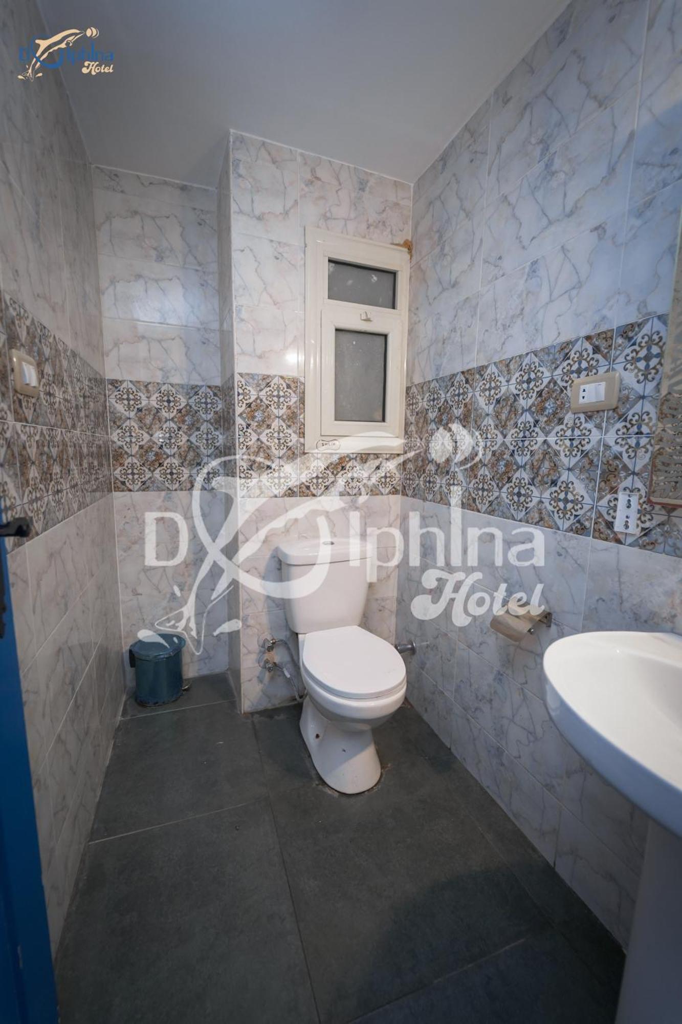 Hotel Dolphina & Restaurant 4*