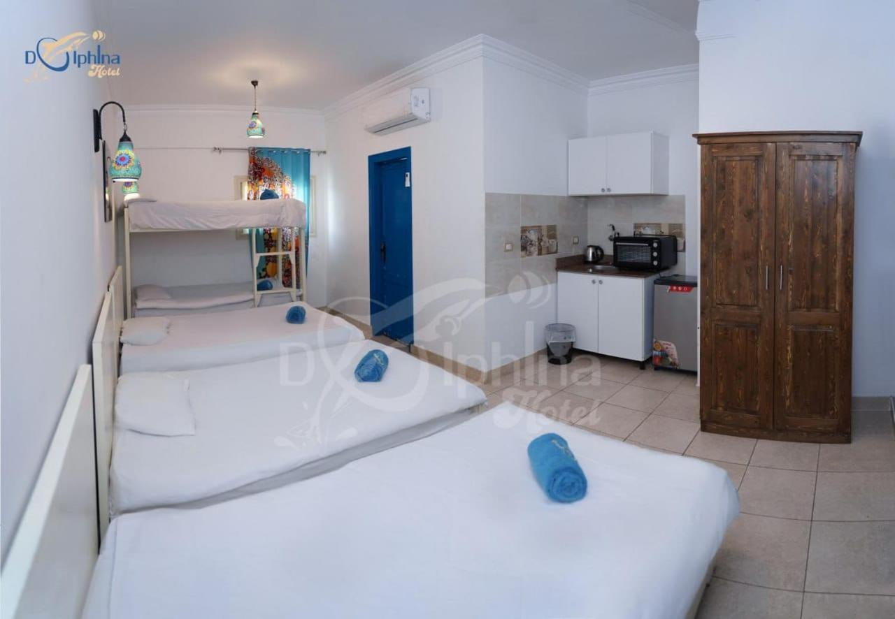 Dolphina & Restaurant Hotel 4*