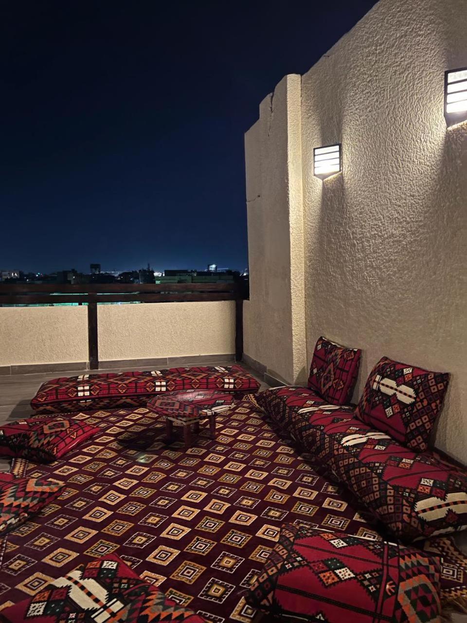 Inn Pyramids Era View