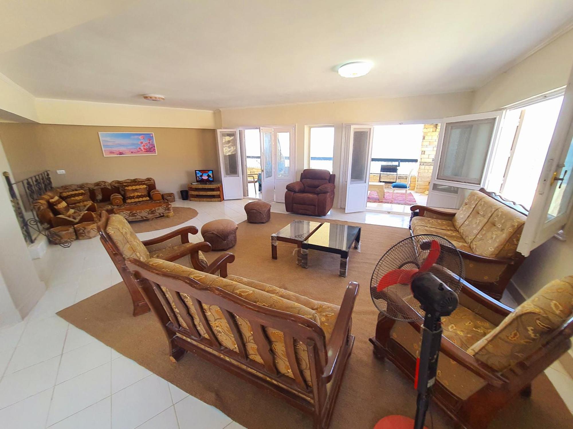 Apartment Bellevue Village Seaview Apartments: Family-friendly Agami Retreat *