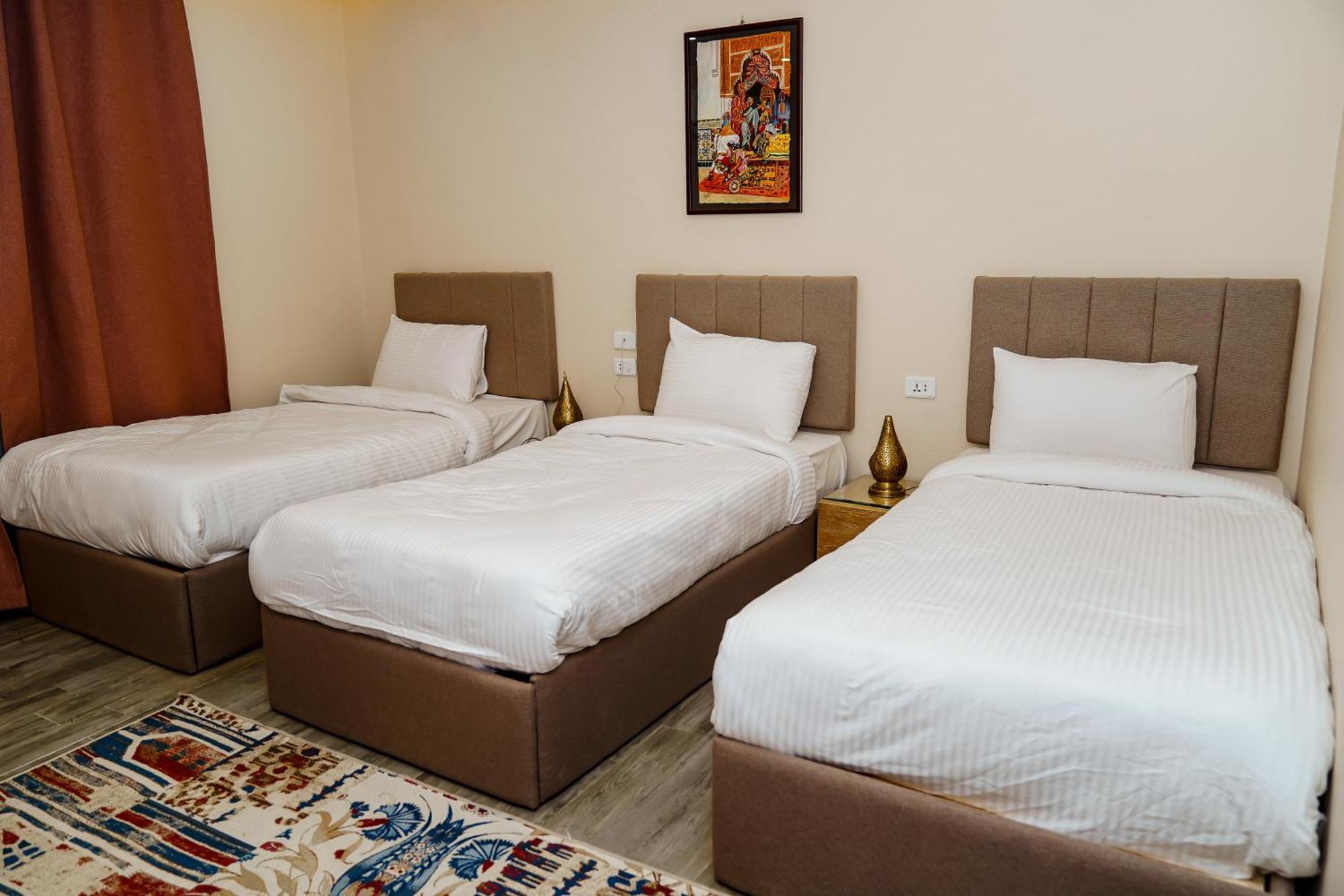 Pyramids Hotel 3*