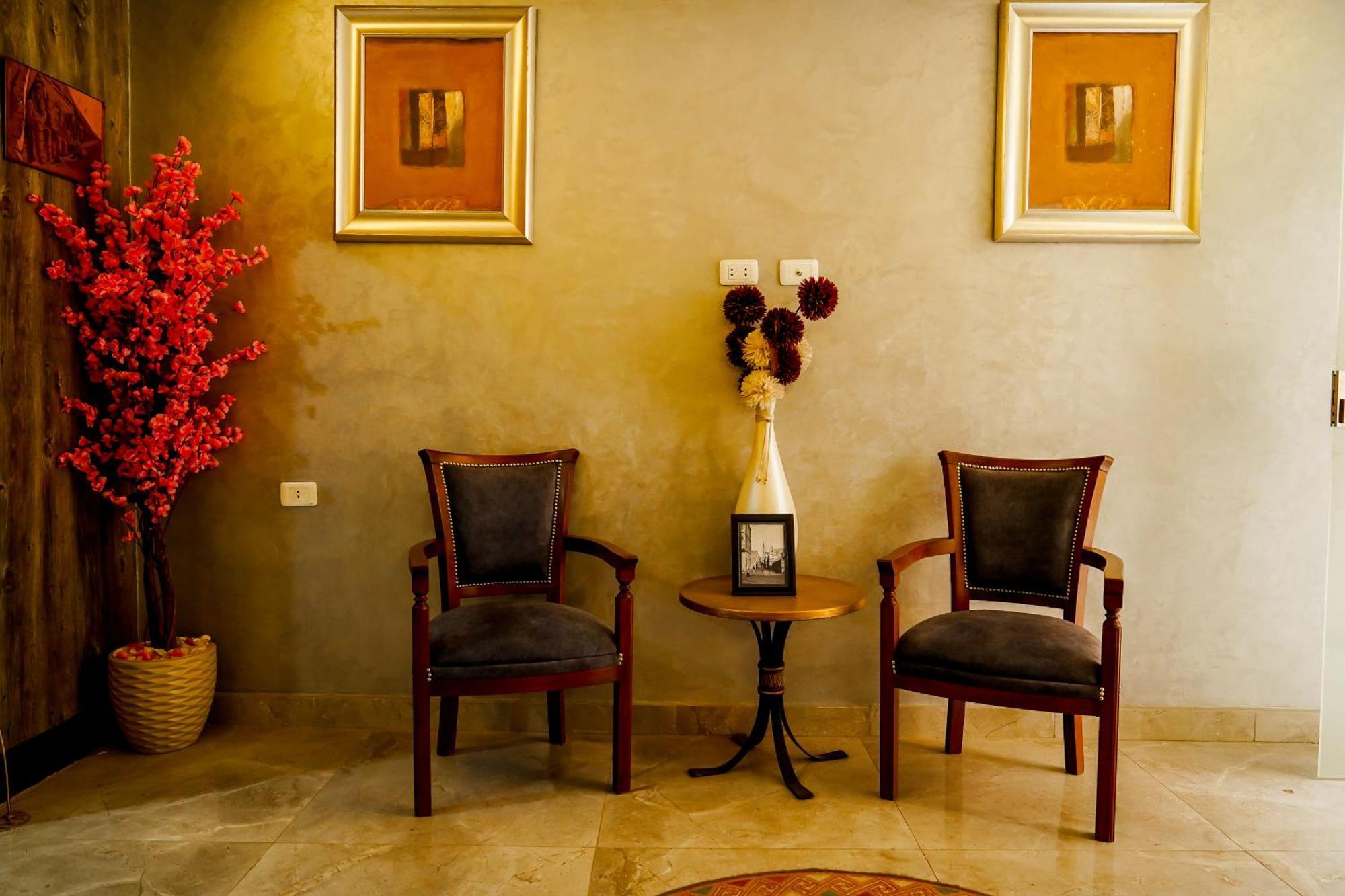 Hotel Pyramids