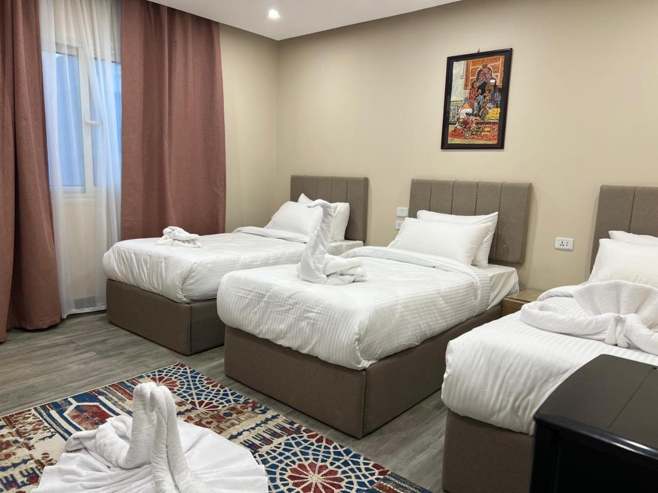Otel Pyramids 4*