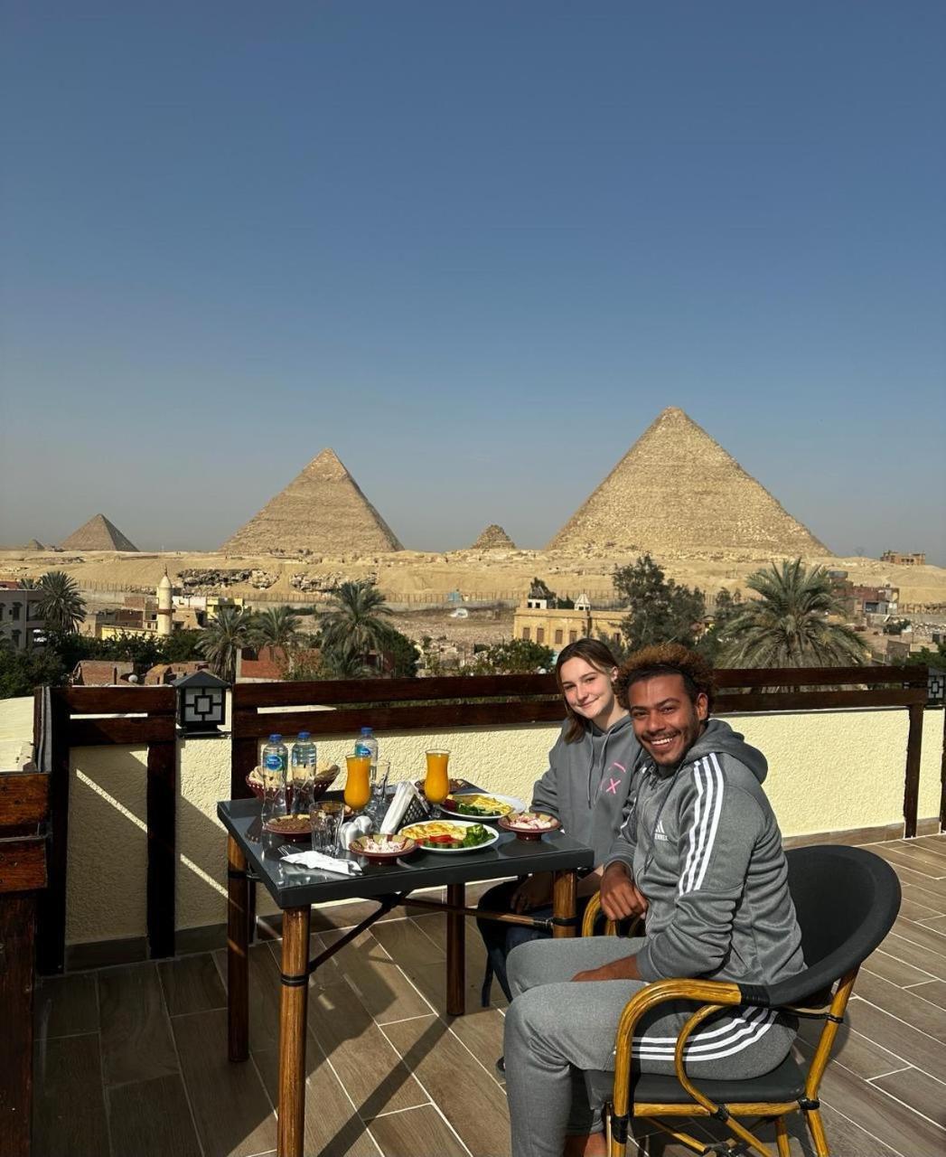 Pyramids Era View Inn Kafrat al Jabal