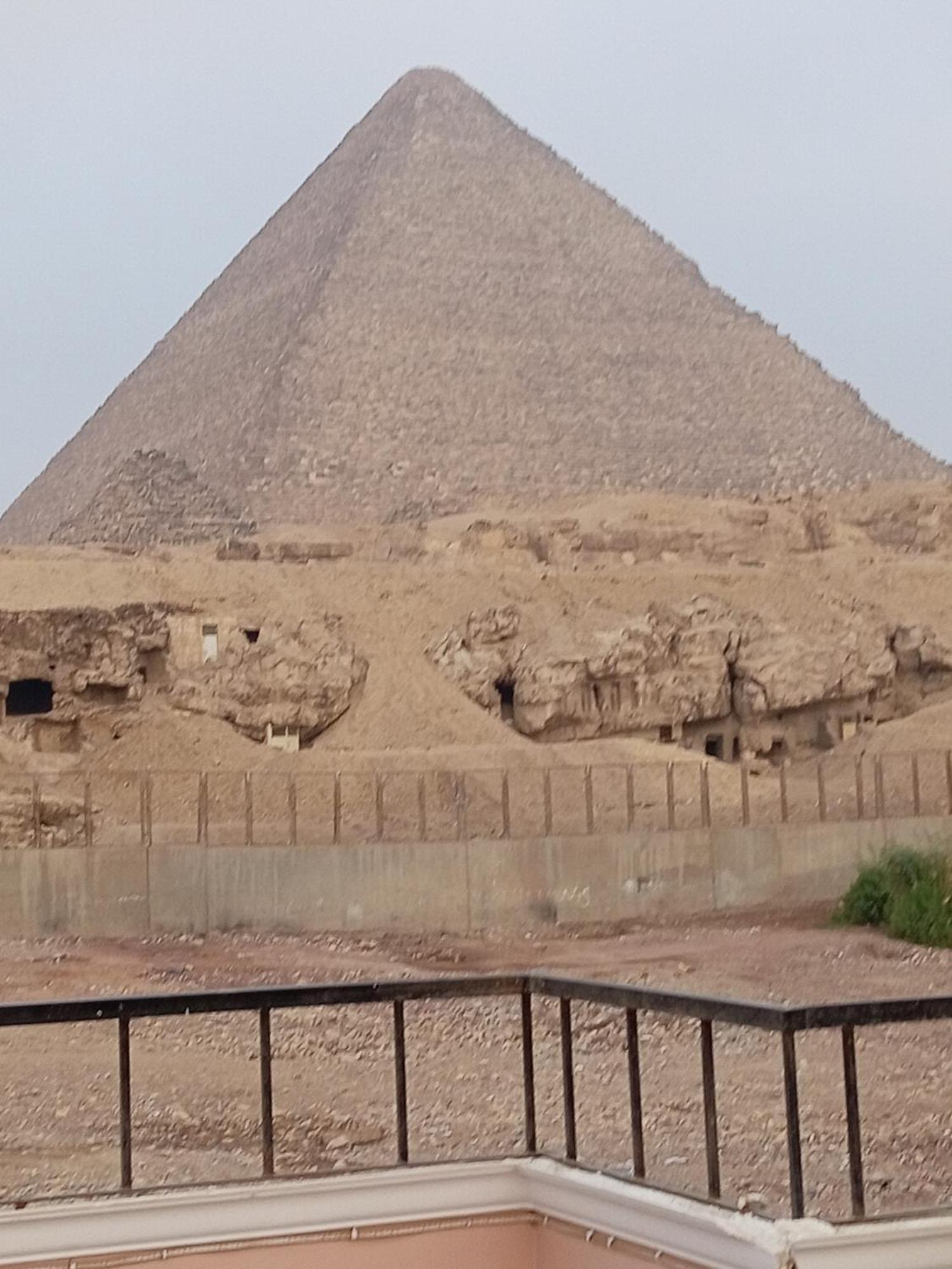Grensha Pyramids Kafrat al Jabal