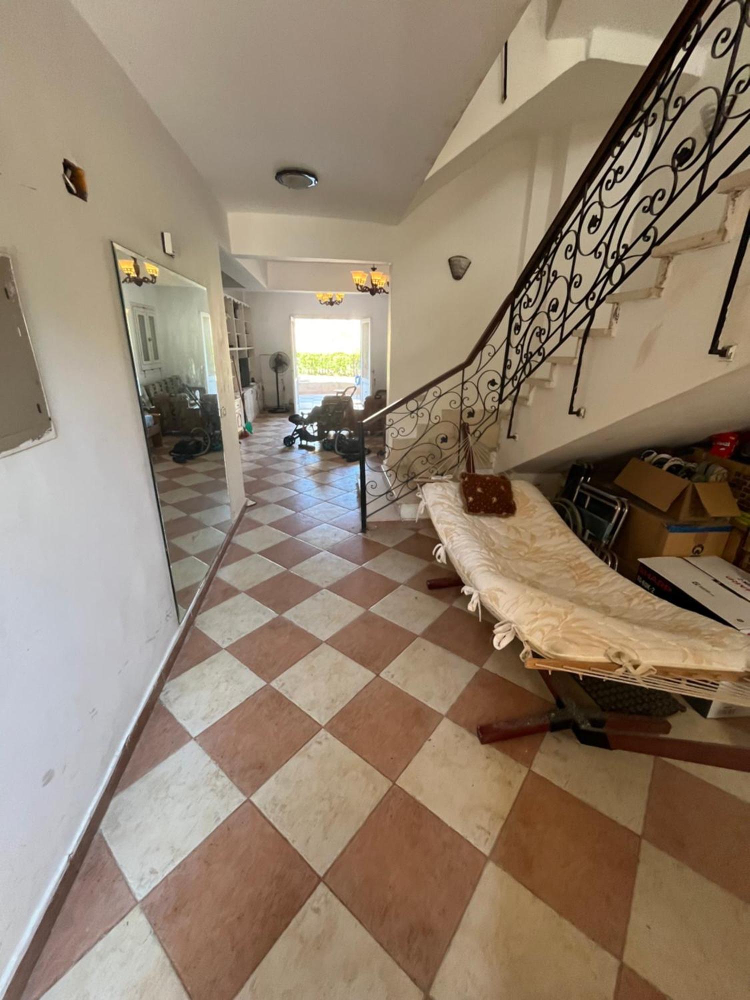 Villa Luxury Inn: 3br In North Coast Area 61 Km Dawwar 'Abd Allah