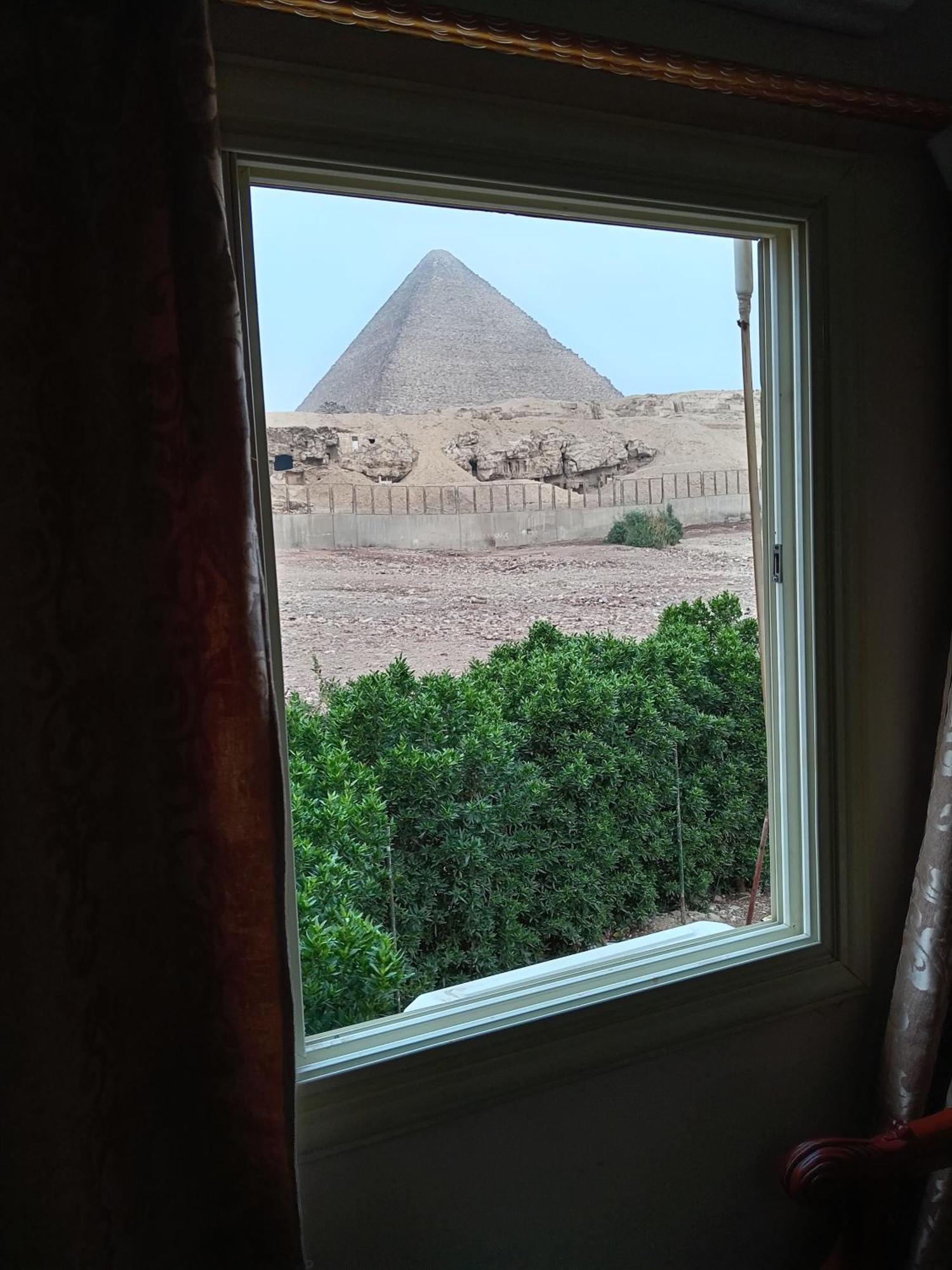 Grensha Pyramids Guest house *