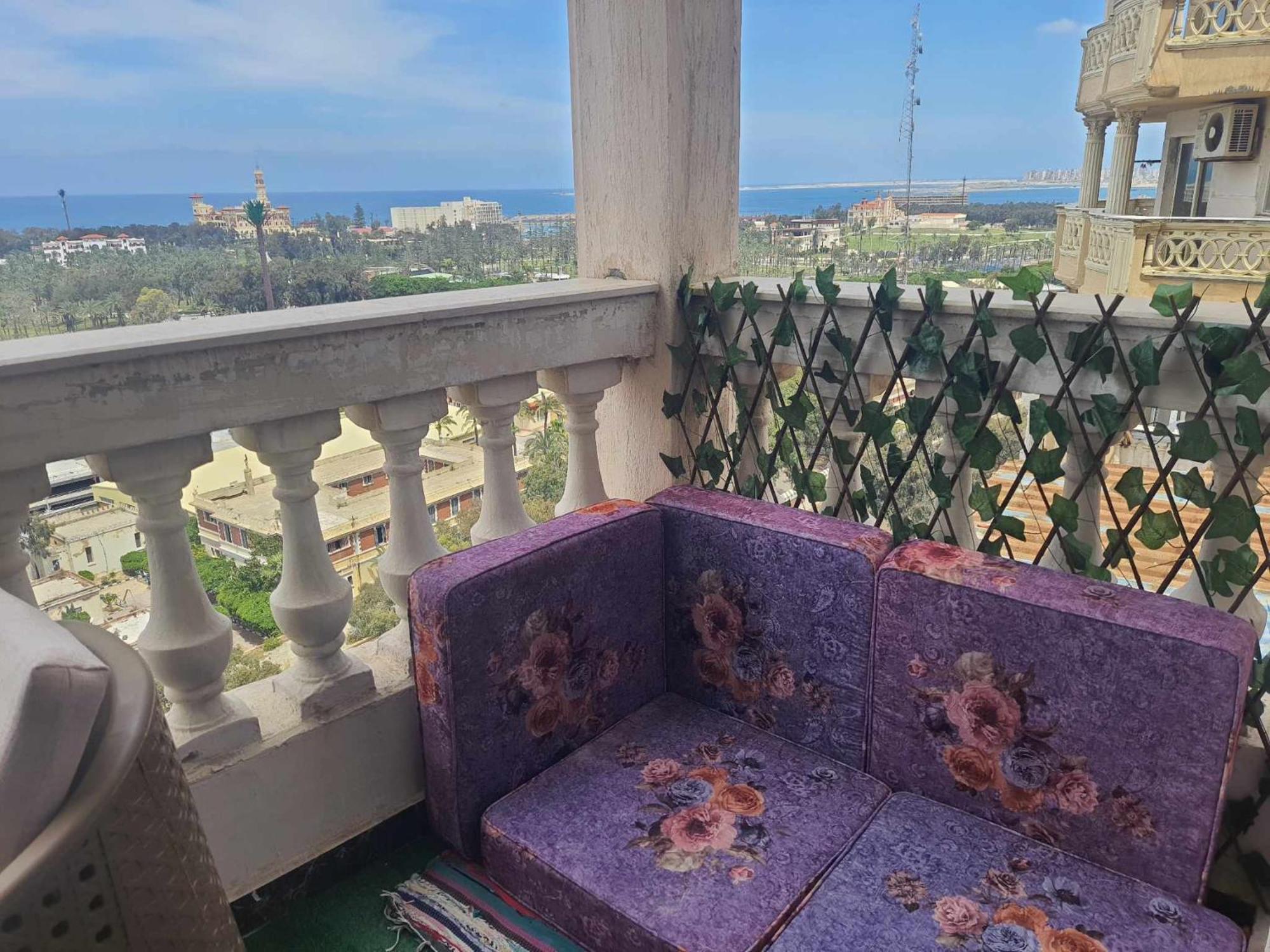 Daire Sea And Montaza Palace View 2 Bedrooms Alexandria,2 Full Bathrooms, With 2 Ac And 1 Stand Fan, Free Wifi , Available Year Days With 3 Heavy Blankets *