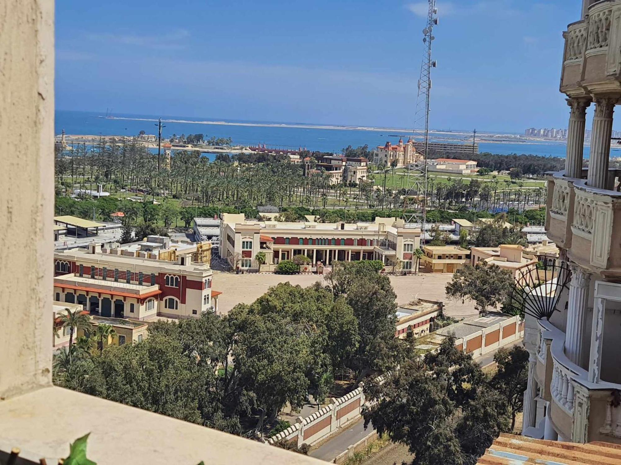Sea And Montaza Palace View 2 Bedrooms Alexandria,2 Full Bathrooms, With 2 Ac And 1 Stand Fan, Free Wifi , Available Year Days With 3 Heavy Blankets Daire *