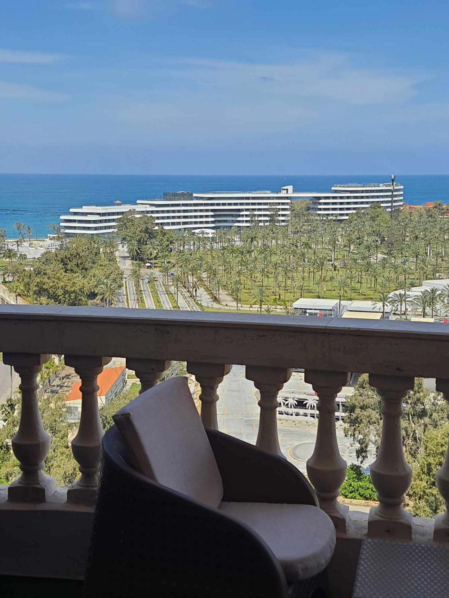 Sea And Montaza Palace View 2 Bedrooms Alexandria,2 Full Bathrooms, With 2 Ac And 1 Stand Fan, Free Wifi , Available Year Days With 3 Heavy Blankets Daire