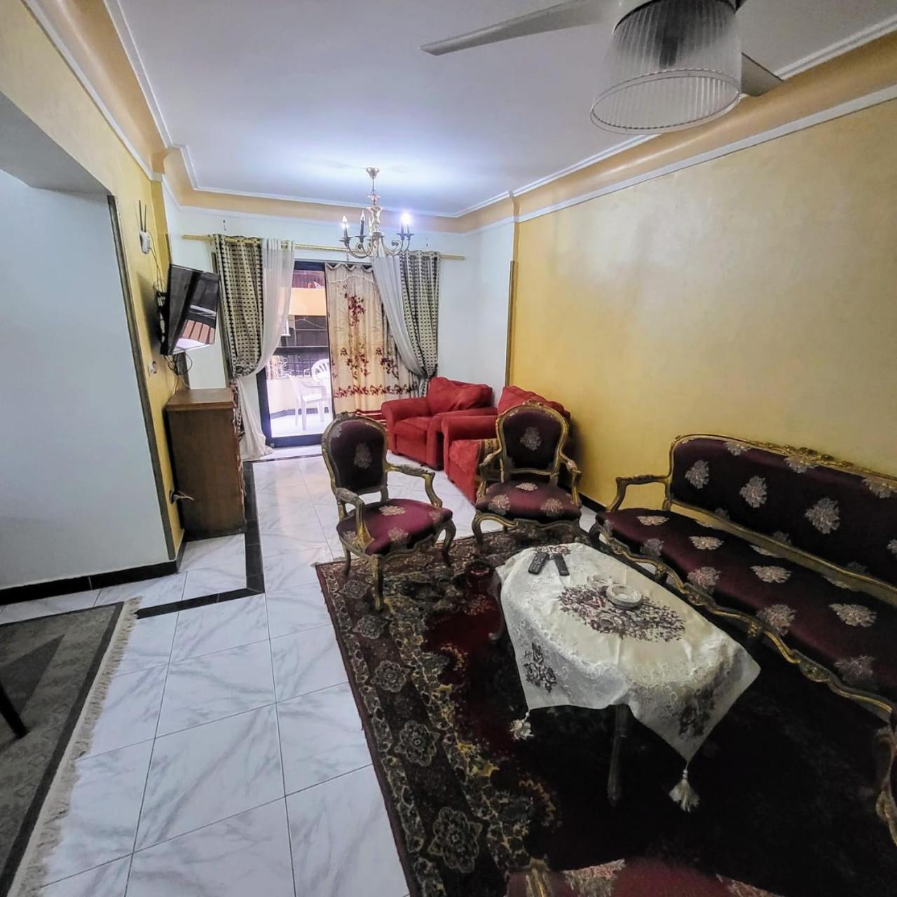شقه فى ميامى بالاسكندريه مطله على البحر Apartment *