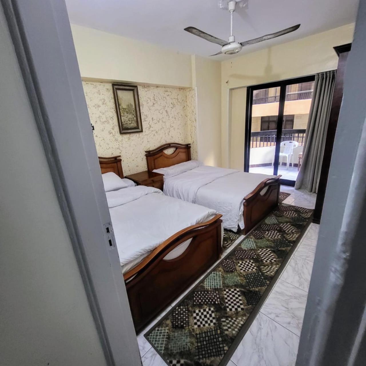 Apartment شقه فى ميامى بالاسكندريه مطله على البحر *