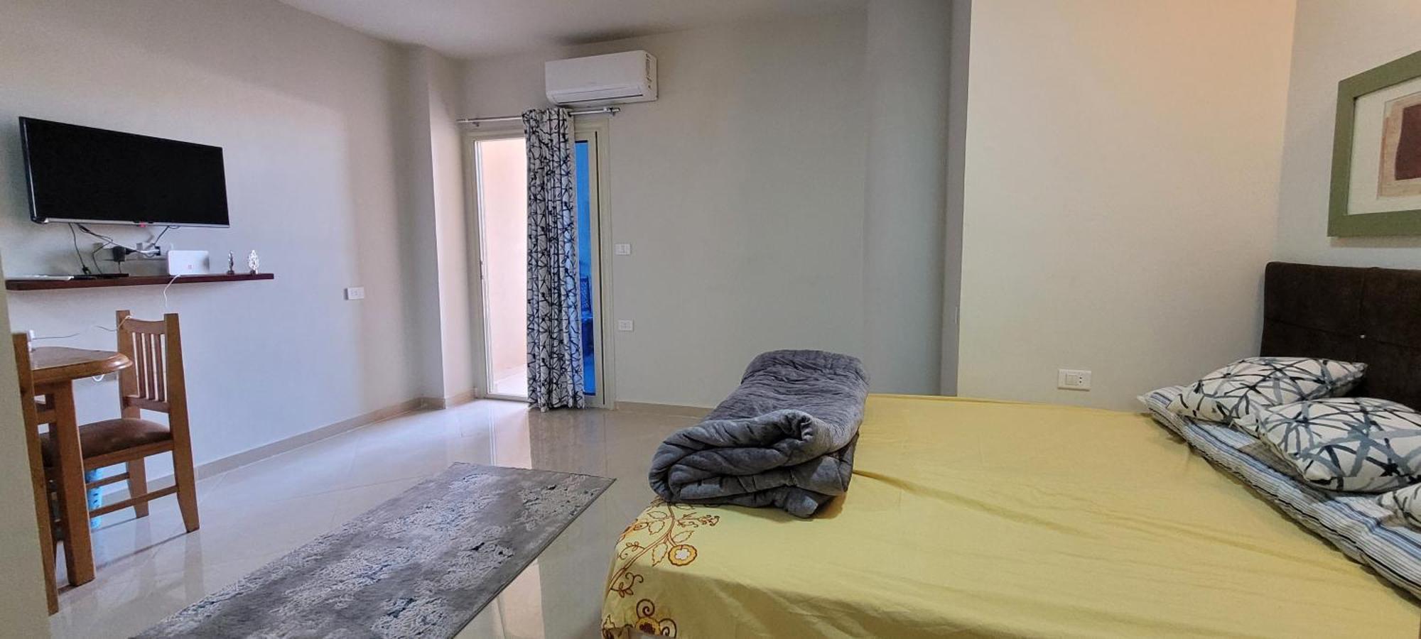 With Seaview, Amazing For Couples, Sunny & Seaview & Free Wi-fi Apartment