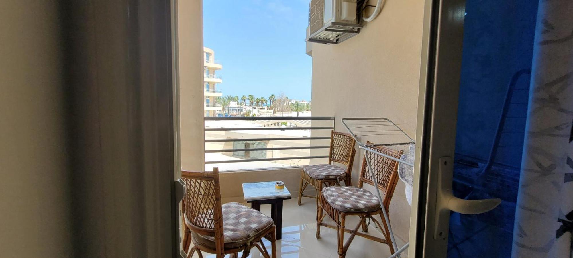Apartment With Seaview, Amazing For Couples, Sunny & Seaview & Free Wi-fi Hurghada