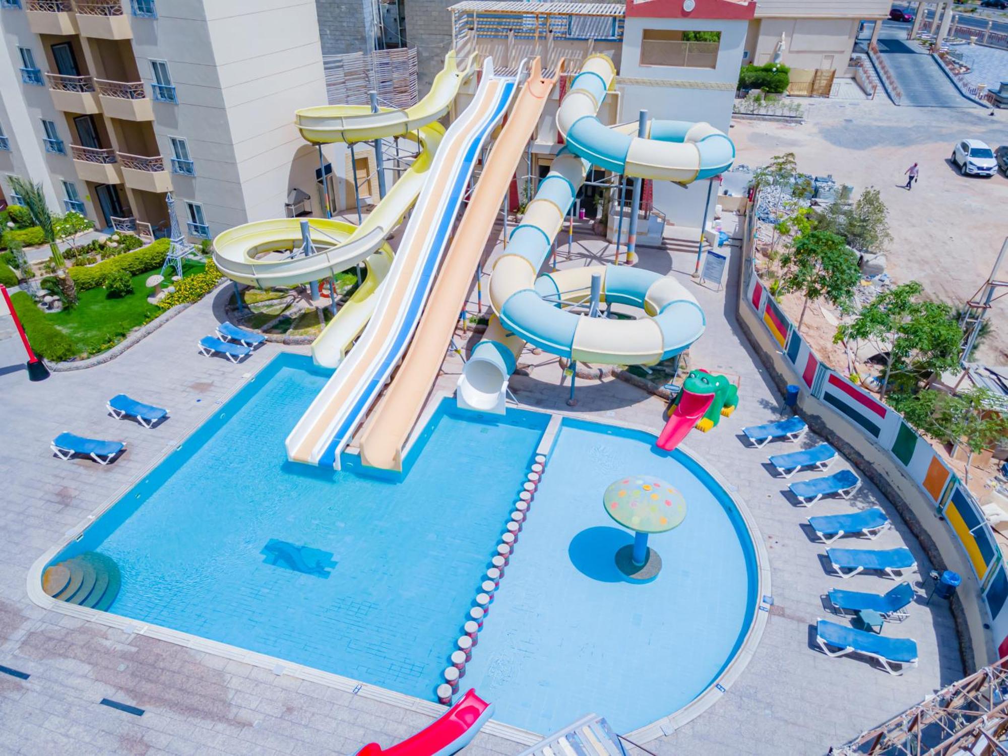 Sphinx Aqua Park Resort 4*