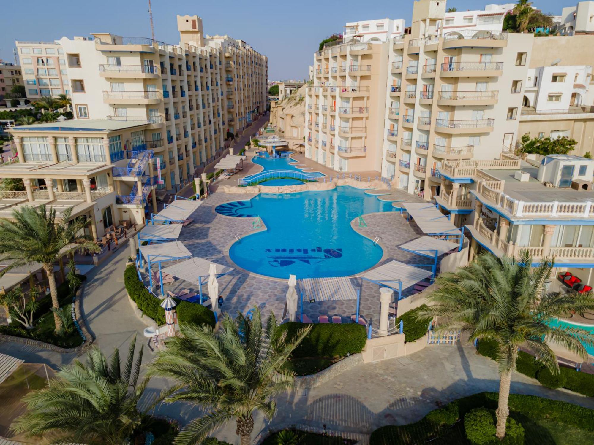 Sphinx Aqua Park 4*