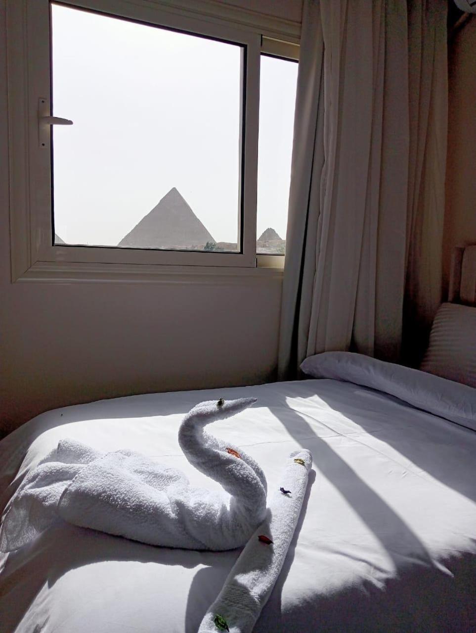 Inn Pyramids Era View Kafrat al Jabal