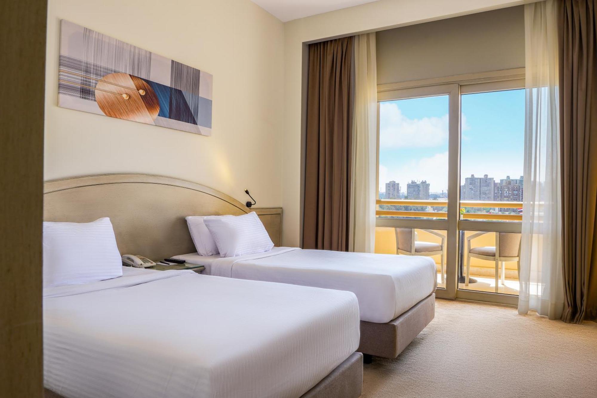 Triumph Plaza Otel 4*