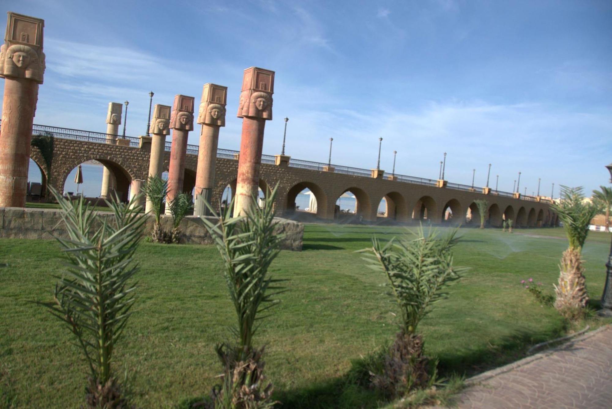 Oskena Azzurra Sahl Hasheesh *