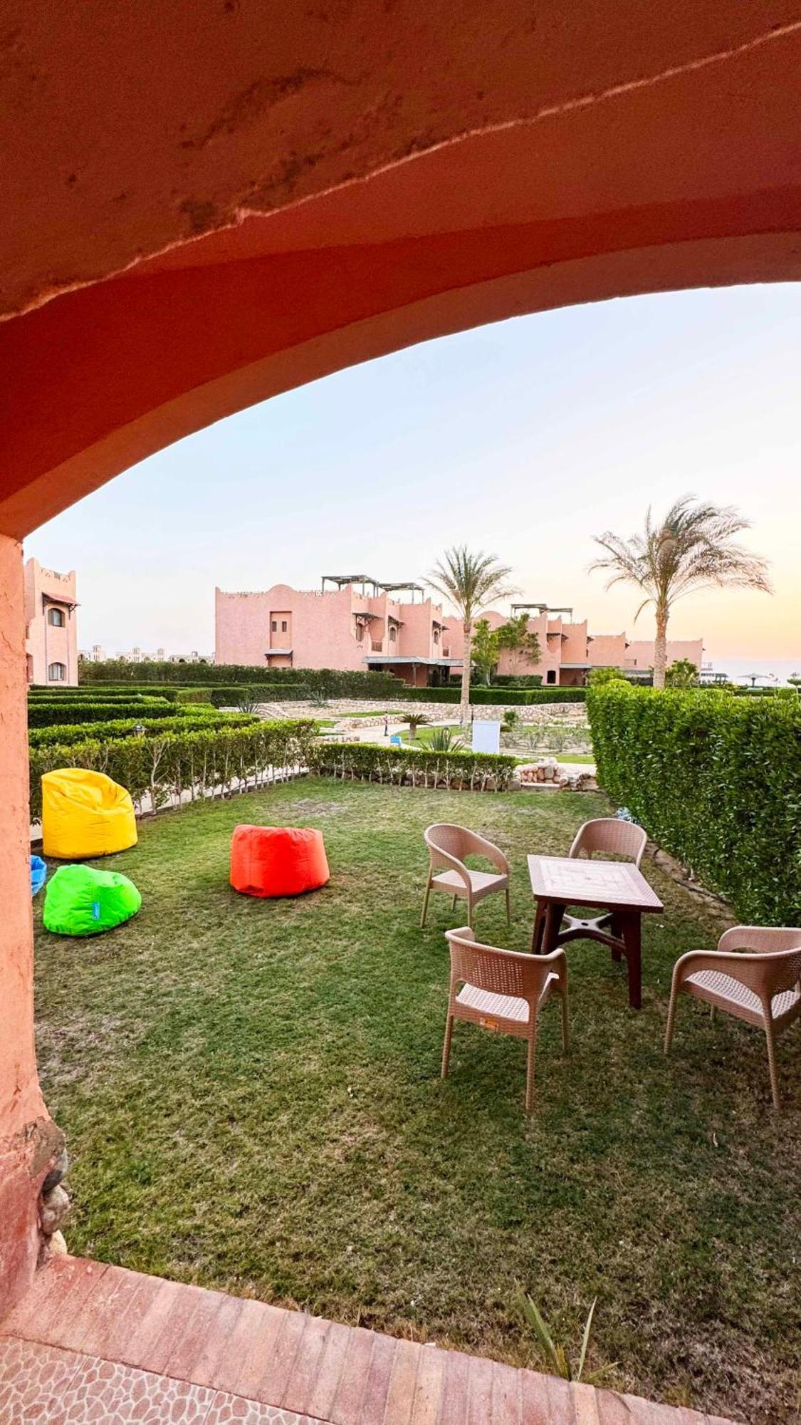 Apartment La Hacienda 2 Bedroom *