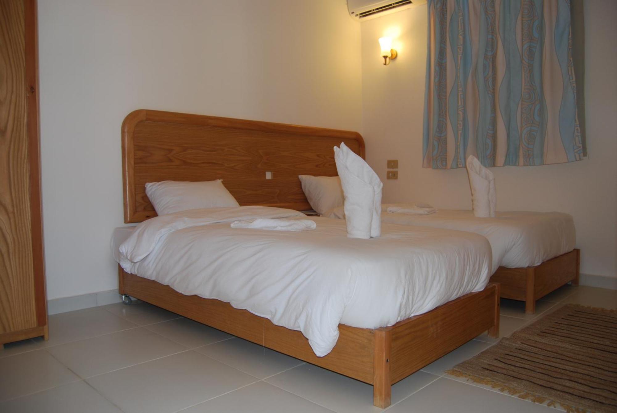 Complex Acacia 3*