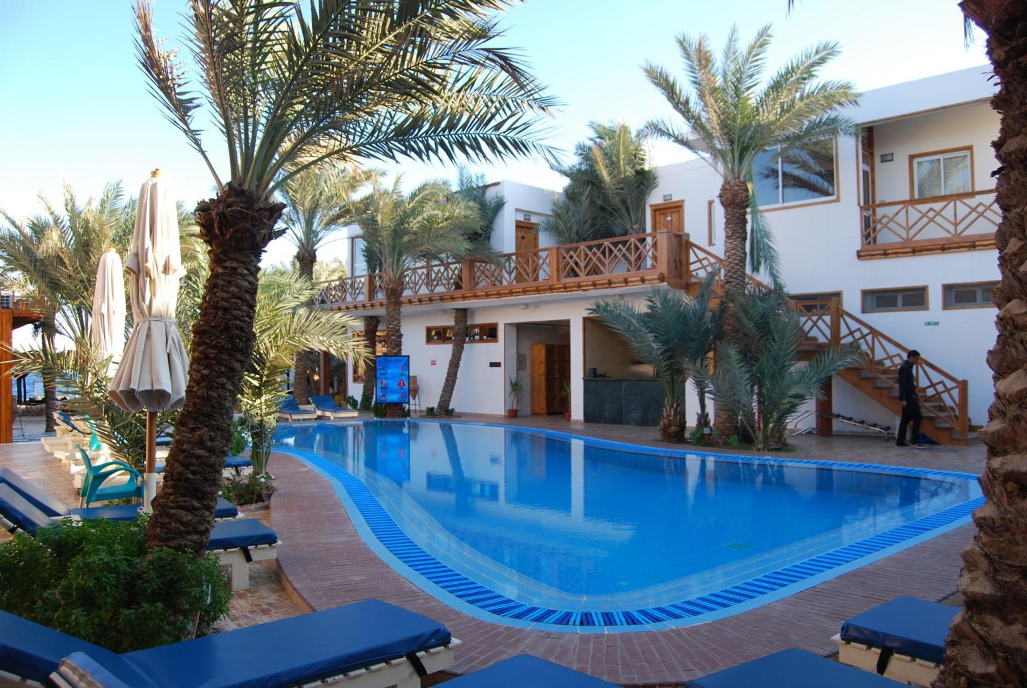 Complex Acacia 3*