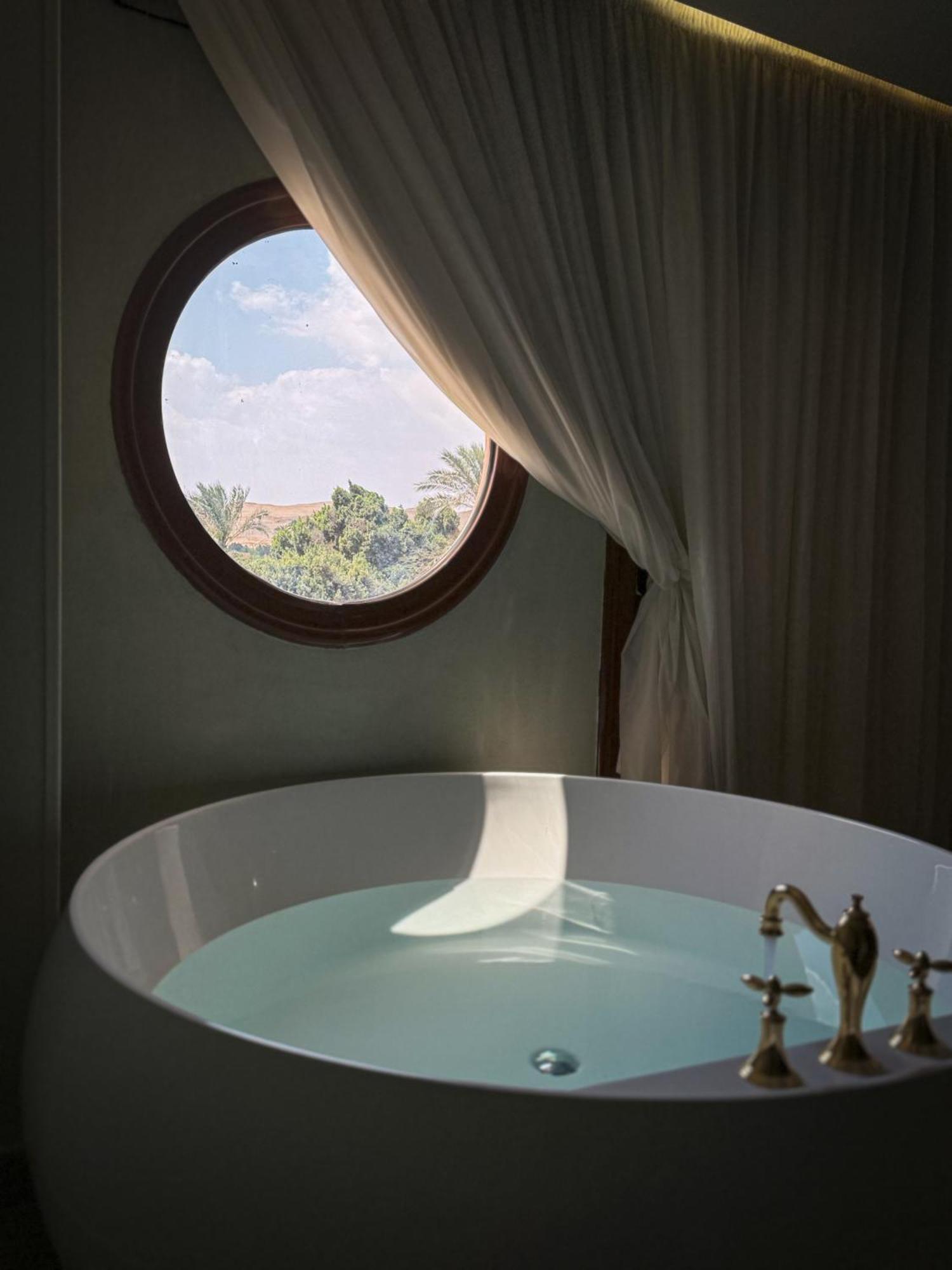 Inn Almas Pyramids View