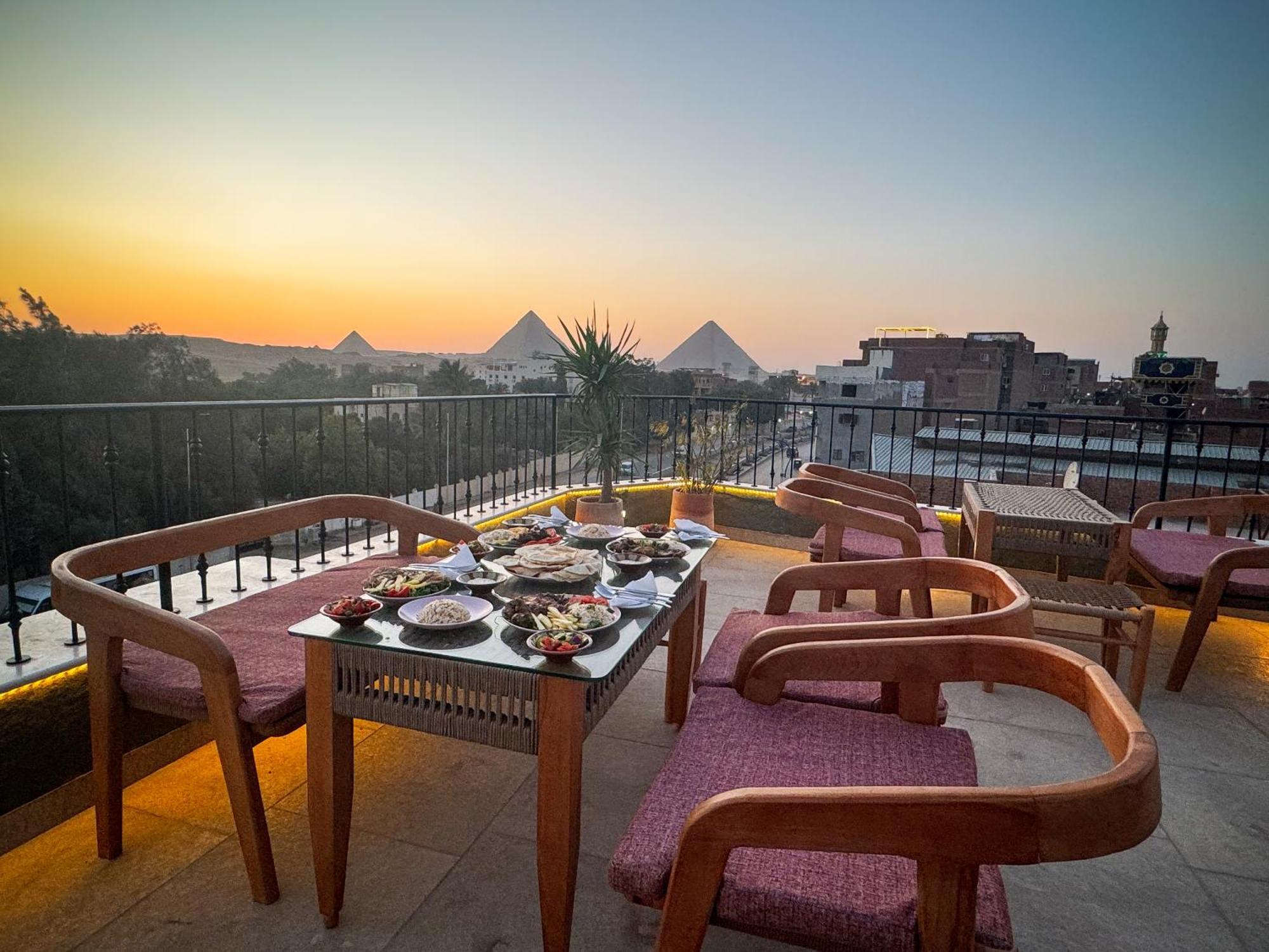 Inn Almas Pyramids View *