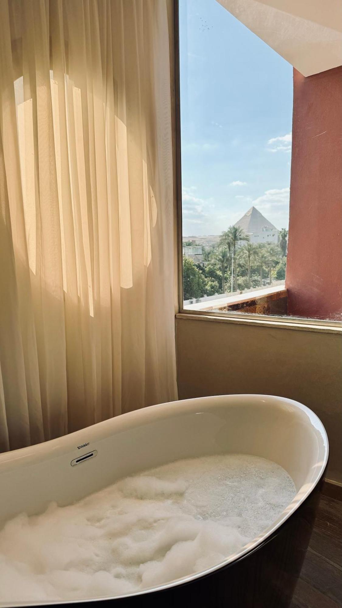 Almas Pyramids View