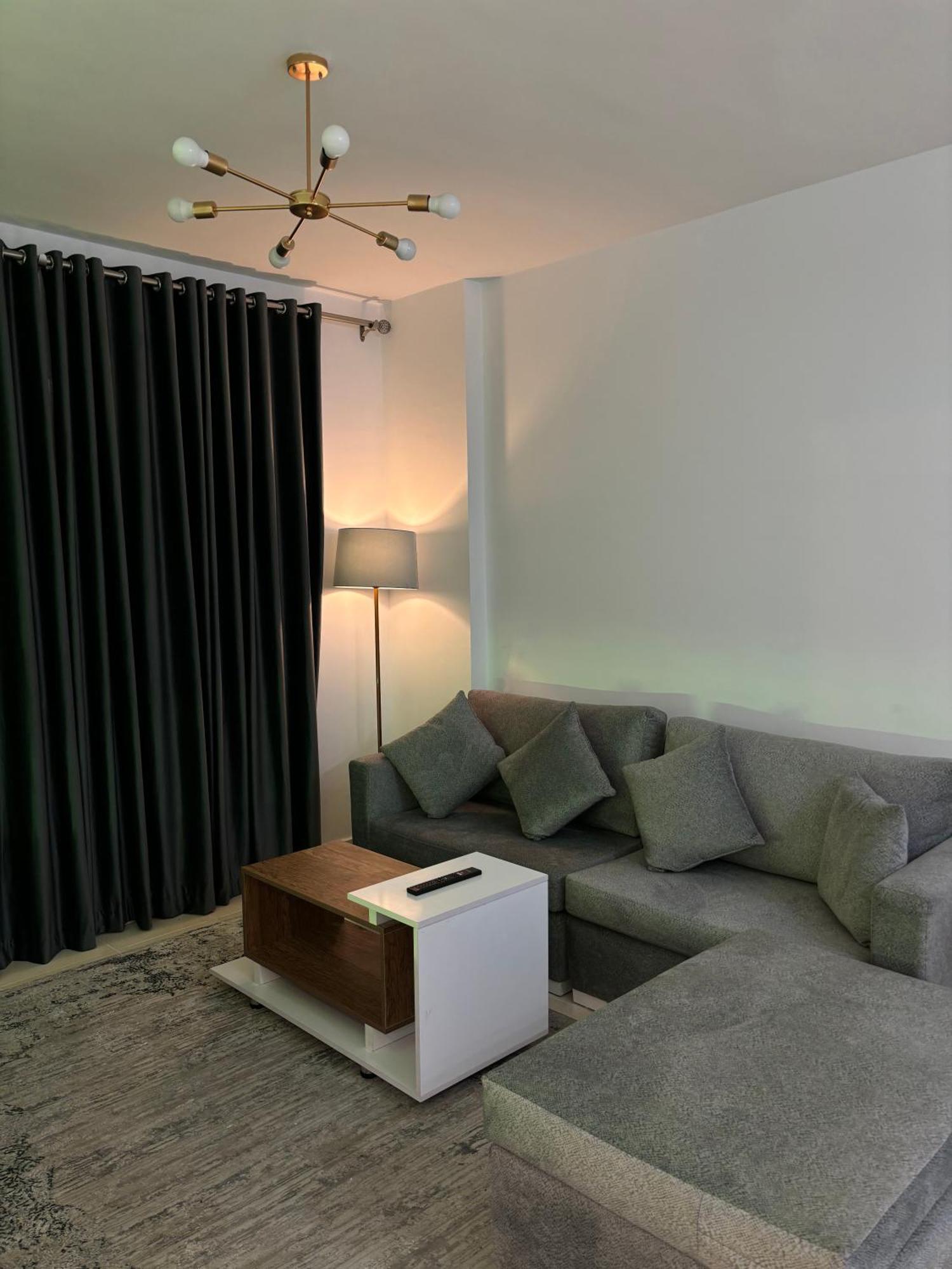 Apartment Luxury Inn: 2br Amazing Location In B11 Madinaty