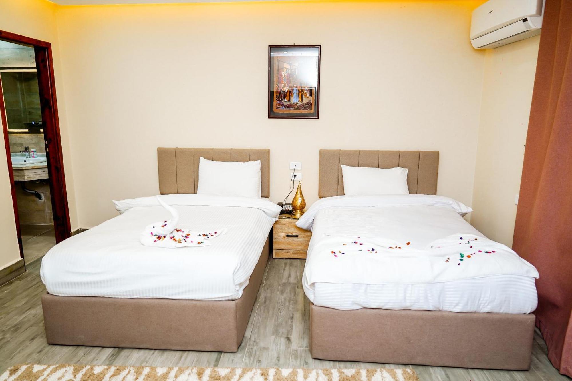 Hotel Pyramids Kafrat al Jabal