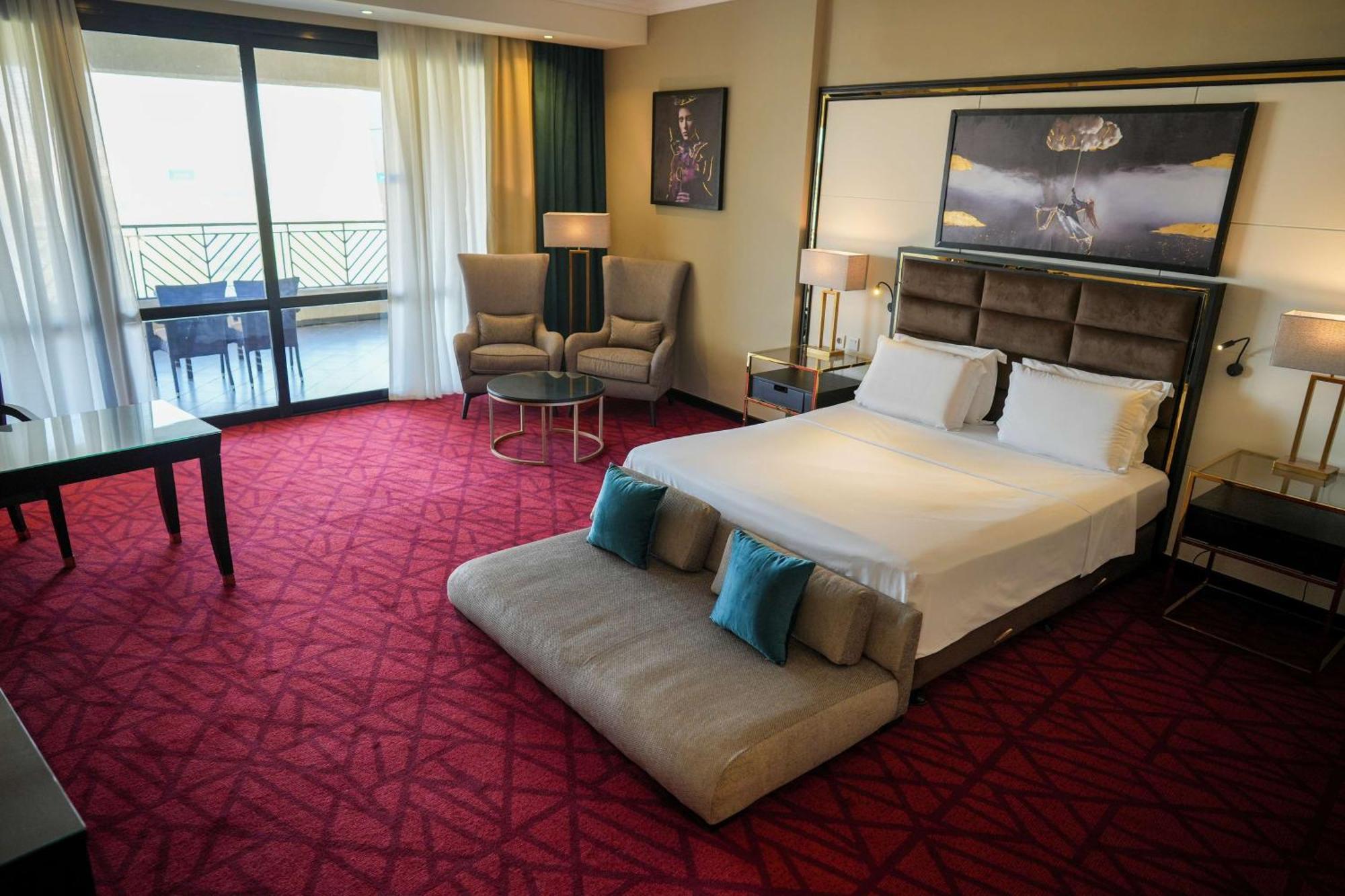 Radisson Blu & Convention Center, 5* Alexandria