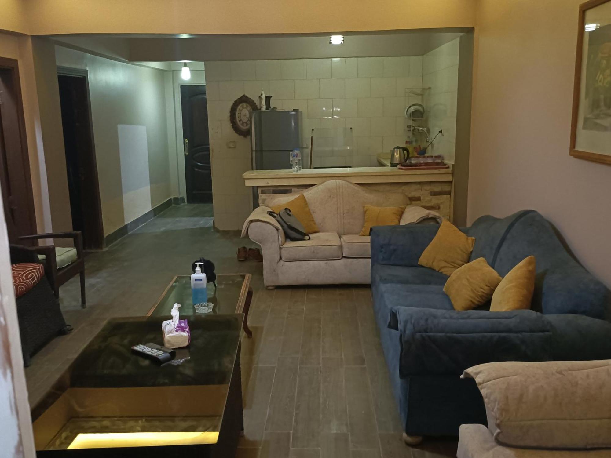 مكيف علي البحر صف أول بحديقة خاصة ومكيف بمنتجع براس سدر Apartment