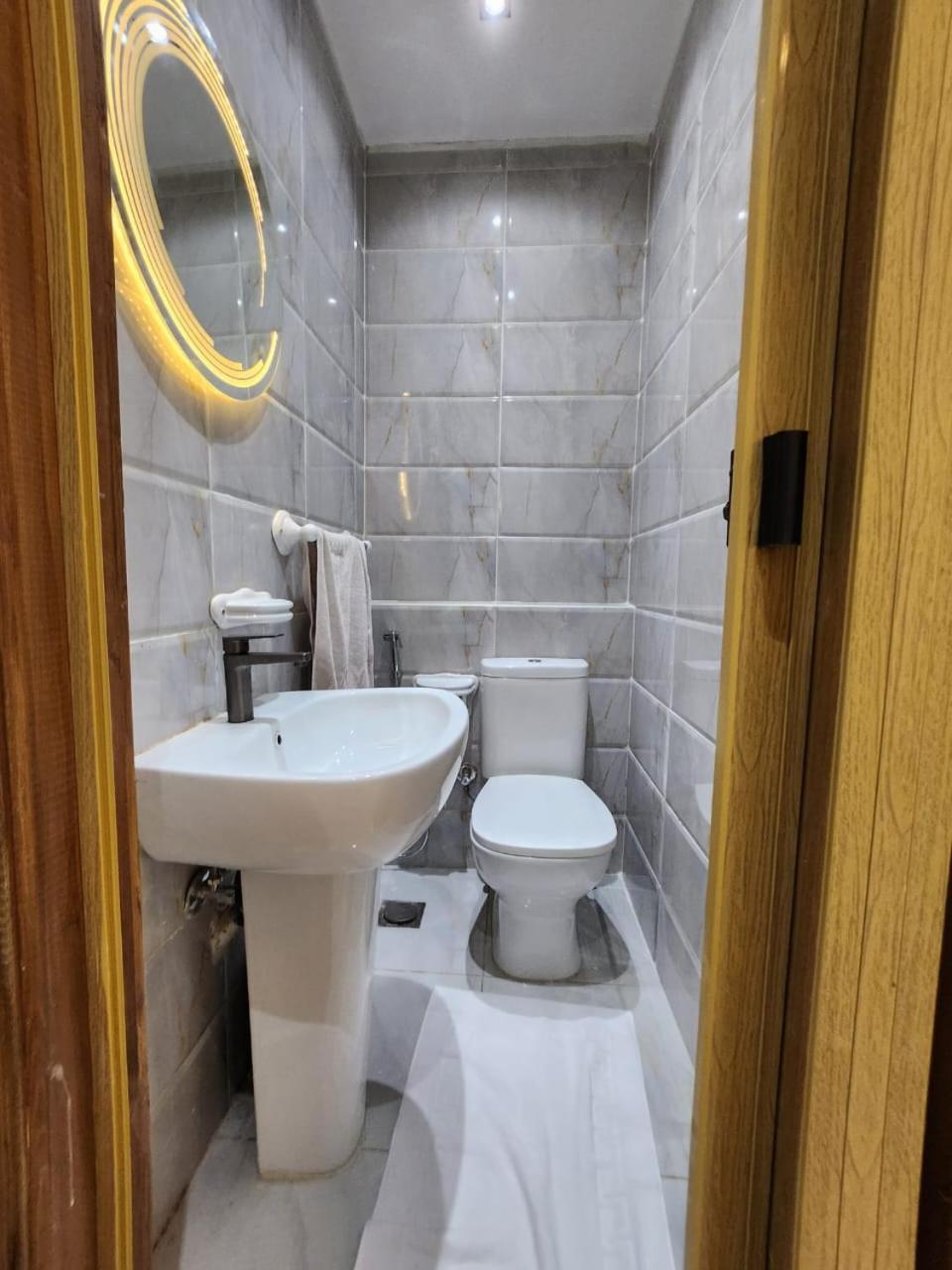 Golden Apartment