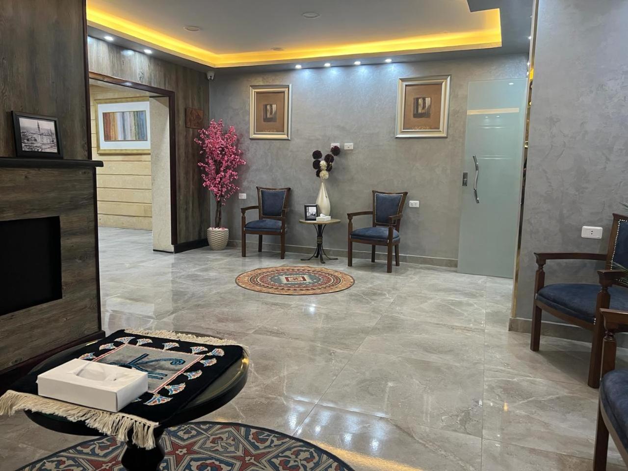 Pyramids Hotel