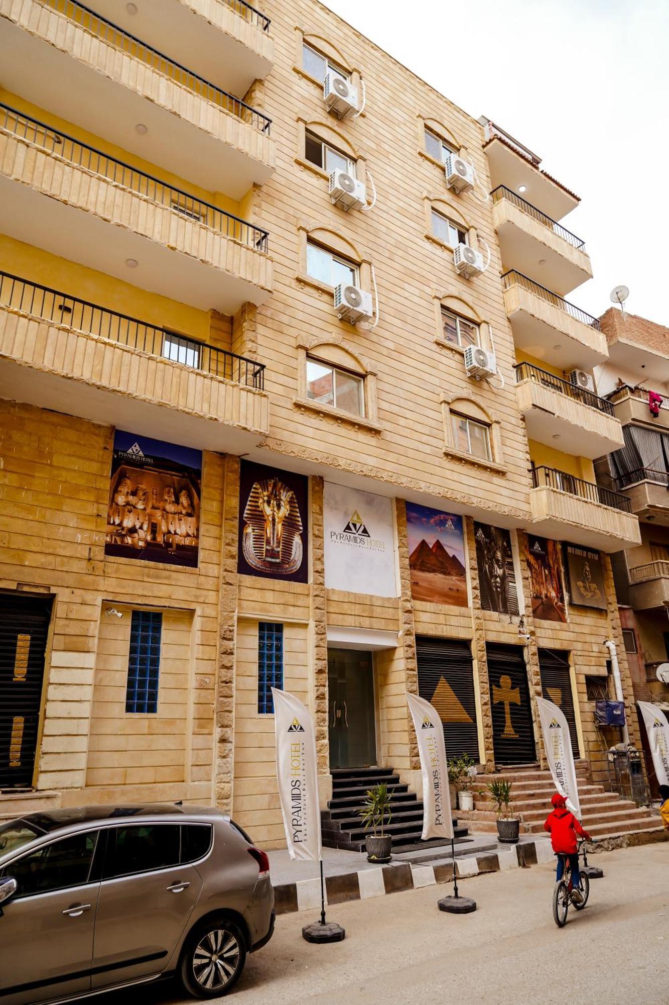 Otel Pyramids 4*