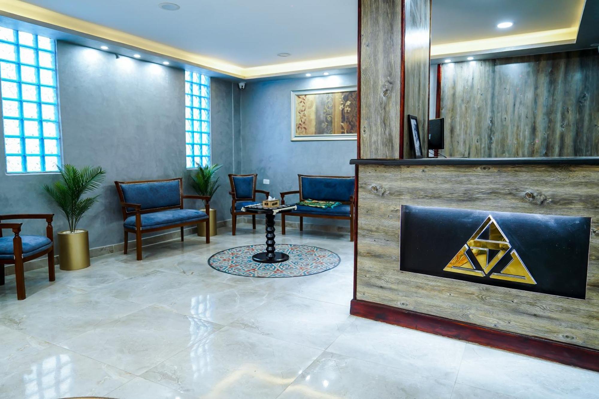 Pyramids Otel