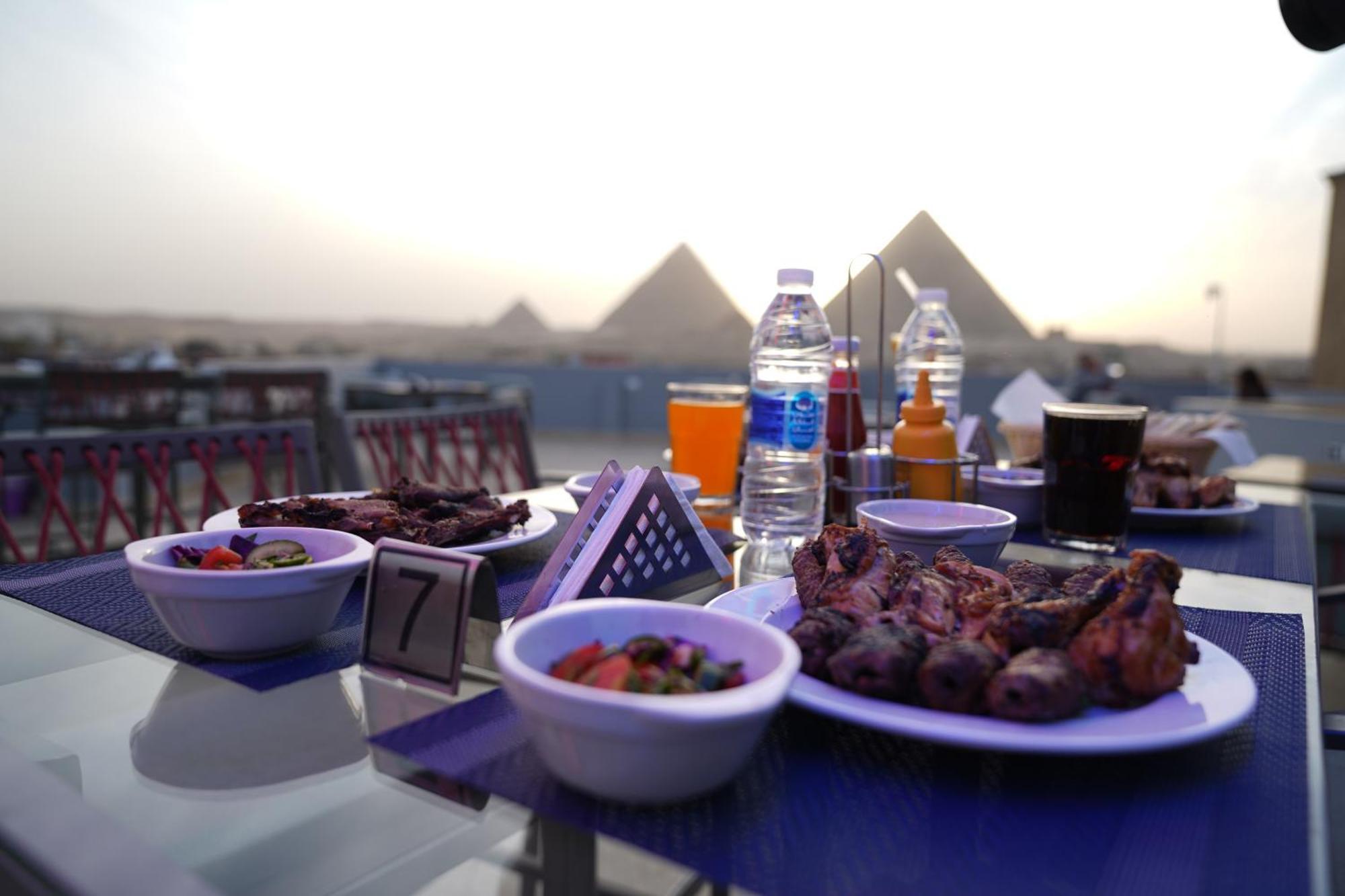Otel Pyramids