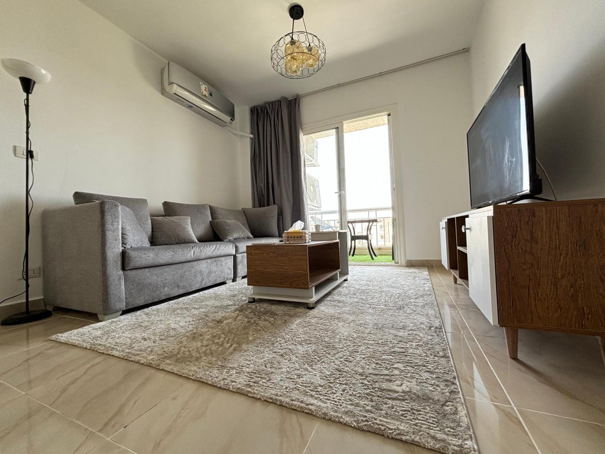 Luxury Inn: 2br Prime Location In B12 Apartment Madinaty