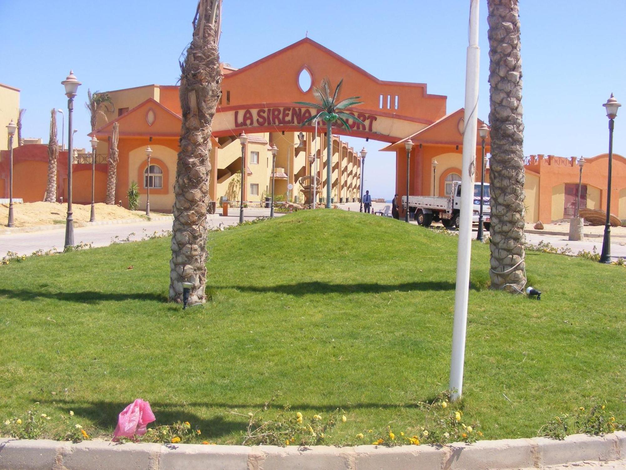Resort La Sirena & - Families Only