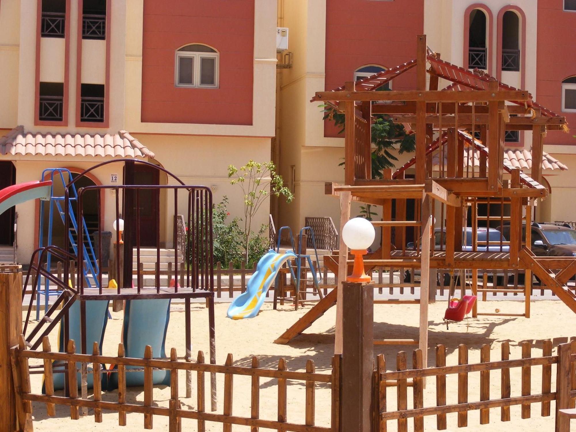 La Sirena & - Families Only 3*