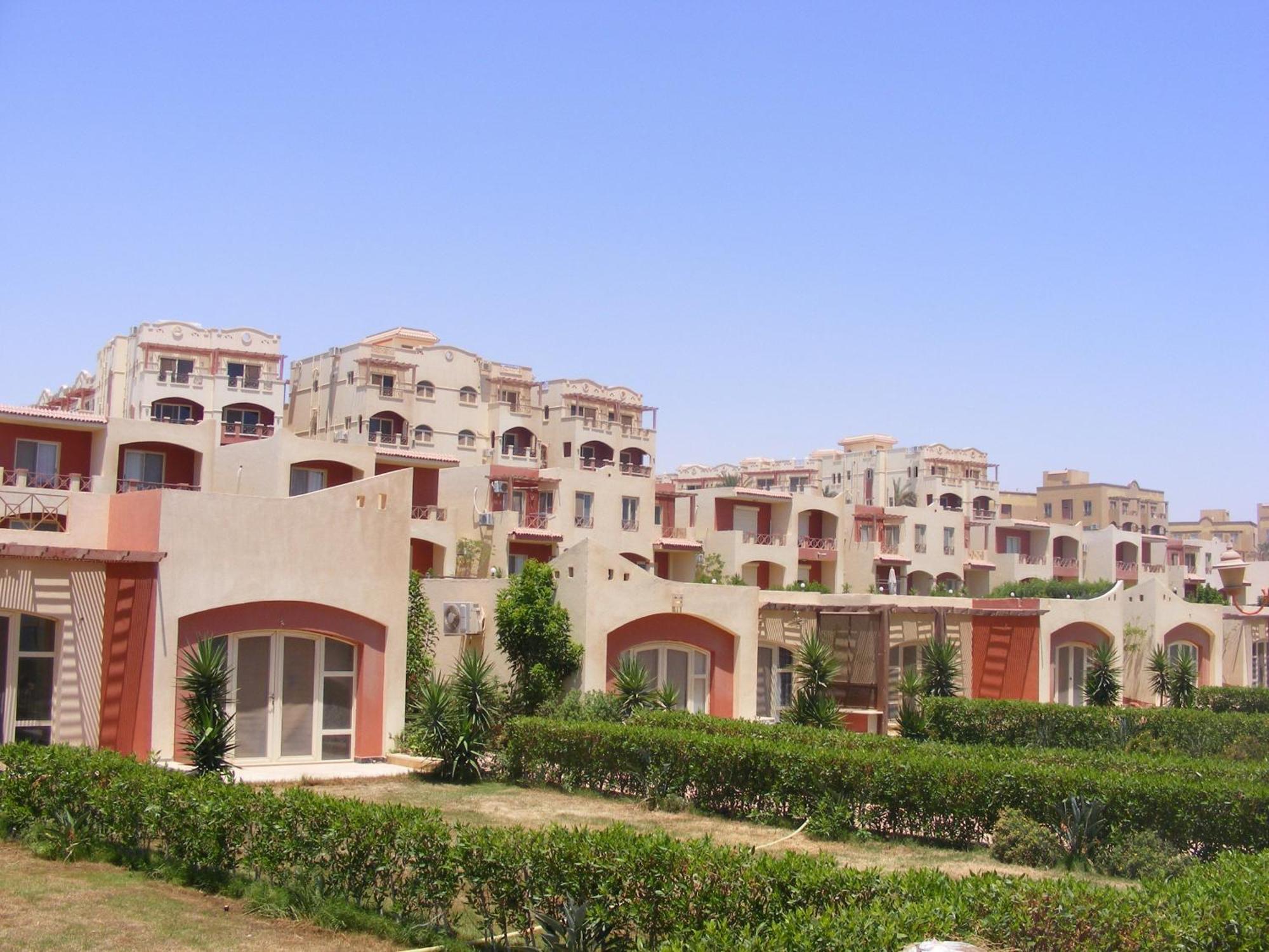 Resort La Sirena & - Families Only