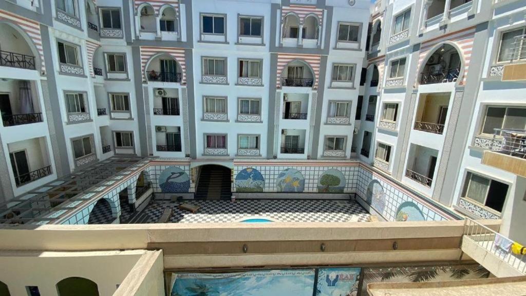 Private Entrance Small Bedroom With Bathroom No Cooking Allowed In Apartment *